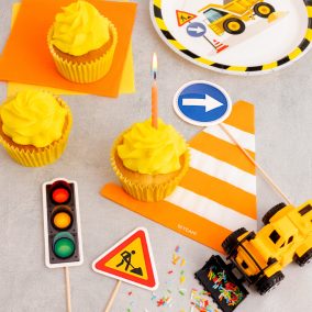 Munkagépes tortadísz - 10-15 cm - 7 db