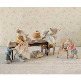 Maileg hosszú dohányzóasztal egérkéknek - Barna