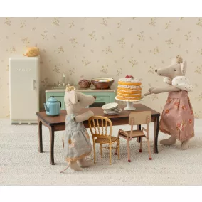 Maileg Szülinapi torta és tortaállvány - törtfehér