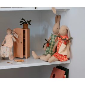 Maileg Kockás ruhás nyuszi lány 42 cm