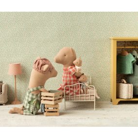 Maileg Malacbébi ágyikóval - lány