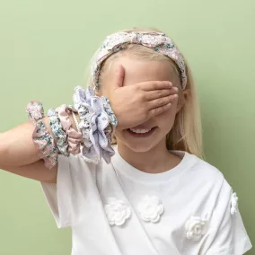 Szaténszélű virágos hajgumi