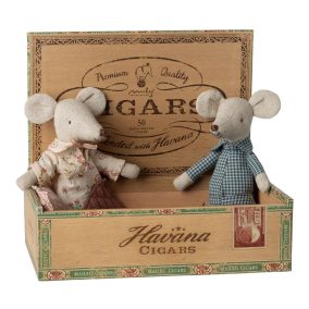 Maileg Nagymama és Nagypapa egér szivardobozban