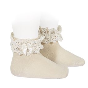 Csipkés rövid zokni masnival - világos bézs - 1-2 év