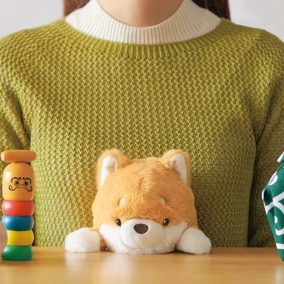 Barna Shiba Inu testtartássegítő plüss