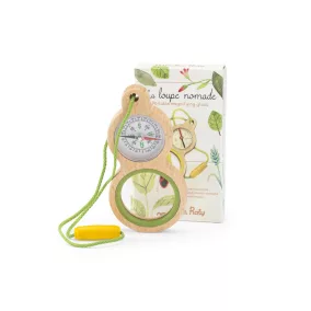 Moulin Roty - Kiskertem - Nagyító iránytűvel 