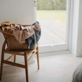 Mushie kötött takaró csipkés - púderrózsaszín
