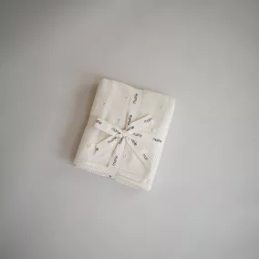 Mushie kötött takaró csipkés - krémfehér