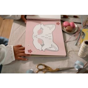 Little Dutch Rosa maszkja dekorkönyv ollóval