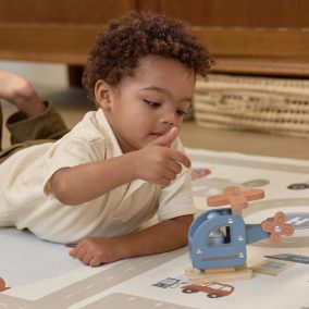 Little Dutch helikopter figurával