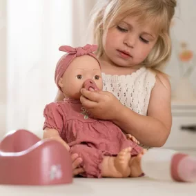 Little Dutch itatós‑pisilős Livia baba