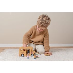 Little Dutch iskolabusz figurákkal