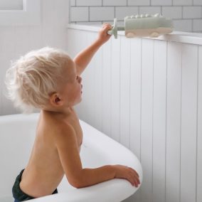 Sunnylife vízspriccelő - Crocodile Pastel Green