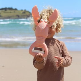 Sunnylife homokozós játék - Lobster Coral