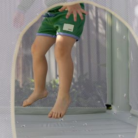   Sunnylife felfújható ugrálóvár - Sammy the Seagull Green