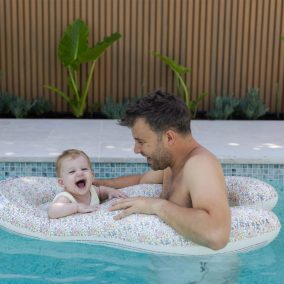   Sunnylife kétszemélyes együtt a babával úszógumi - Into the Garden Ditsy Floral