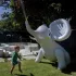 Sunnylife felfújható óriás spriccelő játék - Eli the Elephant Grey