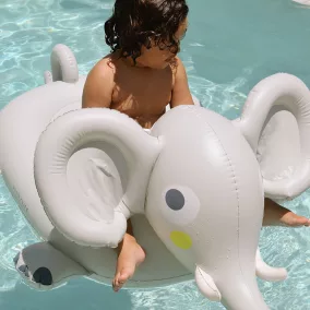 Sunnylife Ride-On matrac - Eli the Elephant Grey