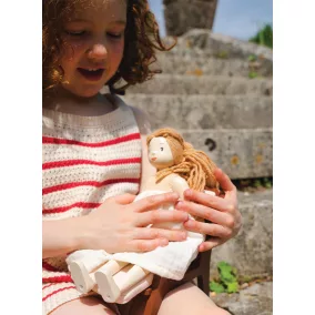 Tender Leaf Toys Ferne Fa baba 25 cm