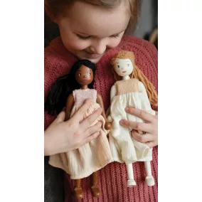 Tender Leaf Toys Lola Fa baba 25 cm