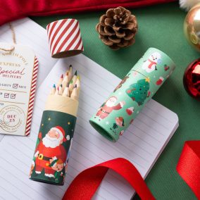 Színes Ceruzák Ceruzatartóban - Karácsonyi Csapat