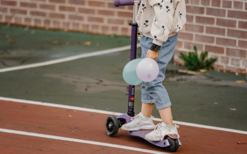 Mik a rollerezés előnyei a gyerekek számára?