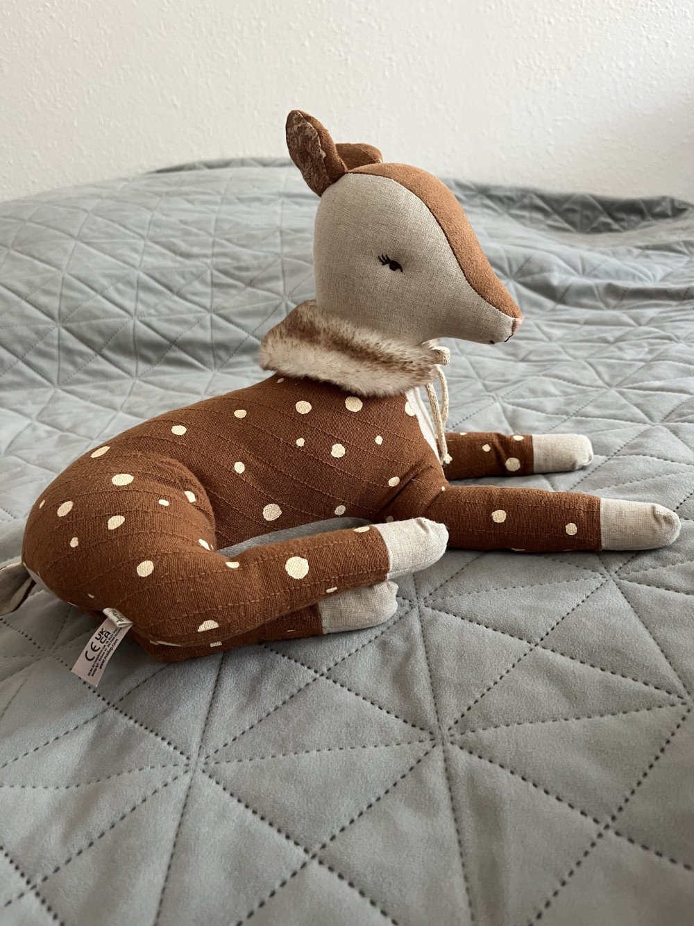 Maileg Kedves Bambi - Off white
