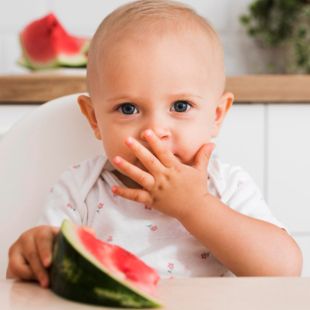 Hozzátáplálás tippek: mikor és mit ehet kisbabád?